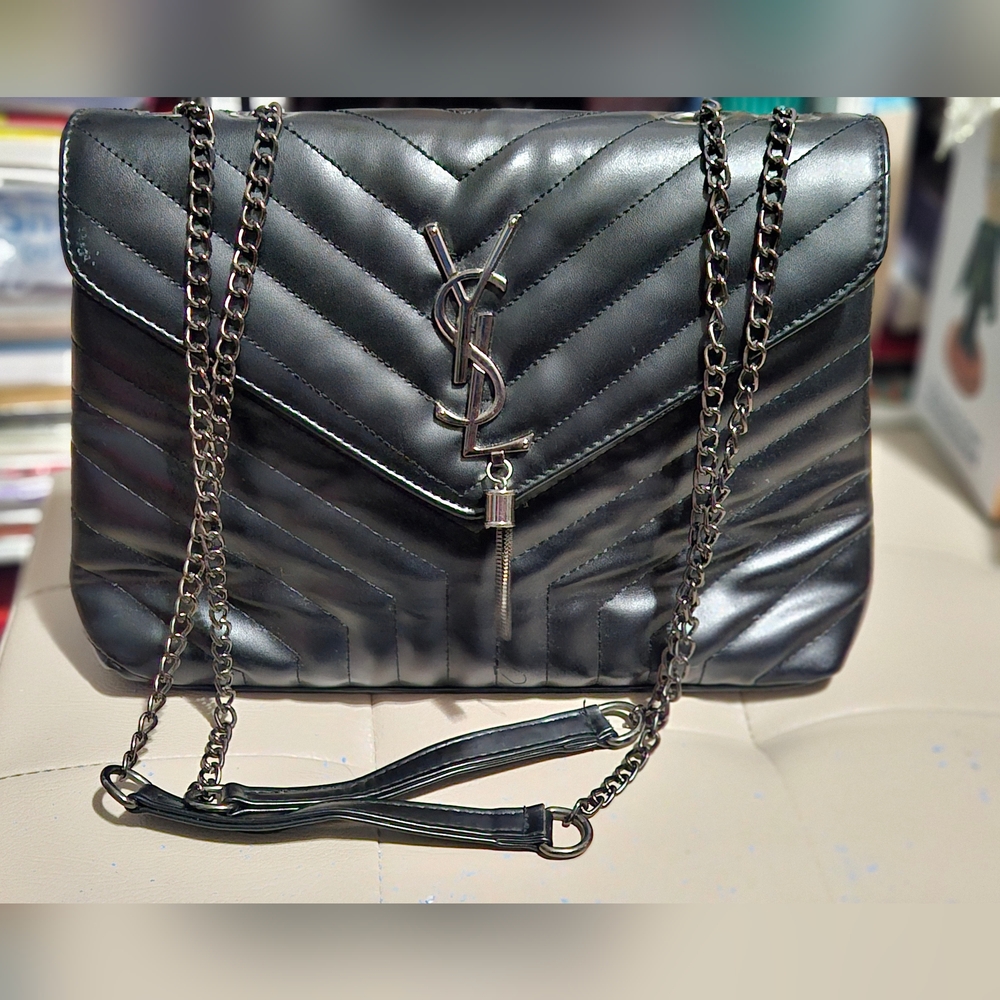 Source Unknown Metallic Black Chevron Shoulder Bag